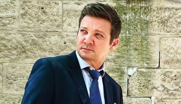 Jeremy Renner passa por cirurgias e fica na UTI após acidente; estado ainda é crítico