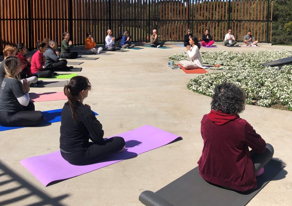 Aulas de yoga ocorrerão no Monumento à Borboleta. 